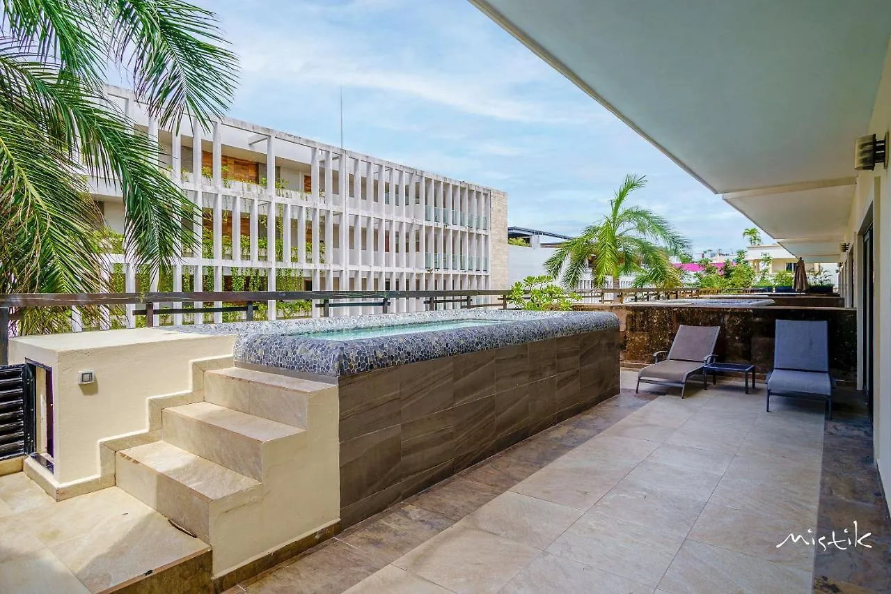 Aldea Thai L Resort-Style Pool & Gym Playa del Carmen